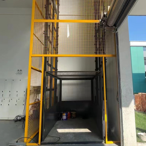 许昌导轨式升降机助力物流园破解运输难题