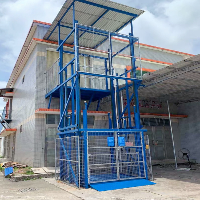 许昌建材厂室外升降货梯安装